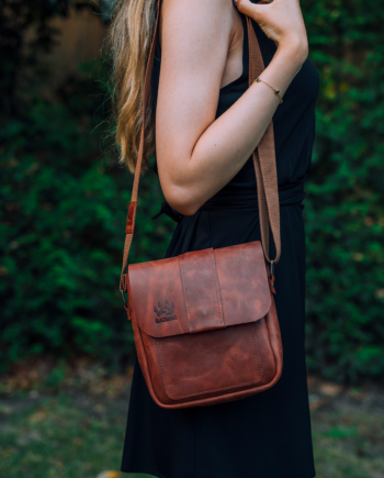 Black Bears Tiena Deri Taba Rengi Dikey Çanta