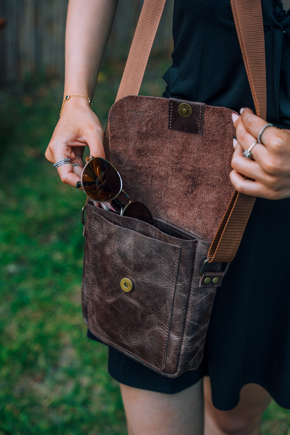 Black Bears Tiena Deri Kahverengi Dikey Çanta