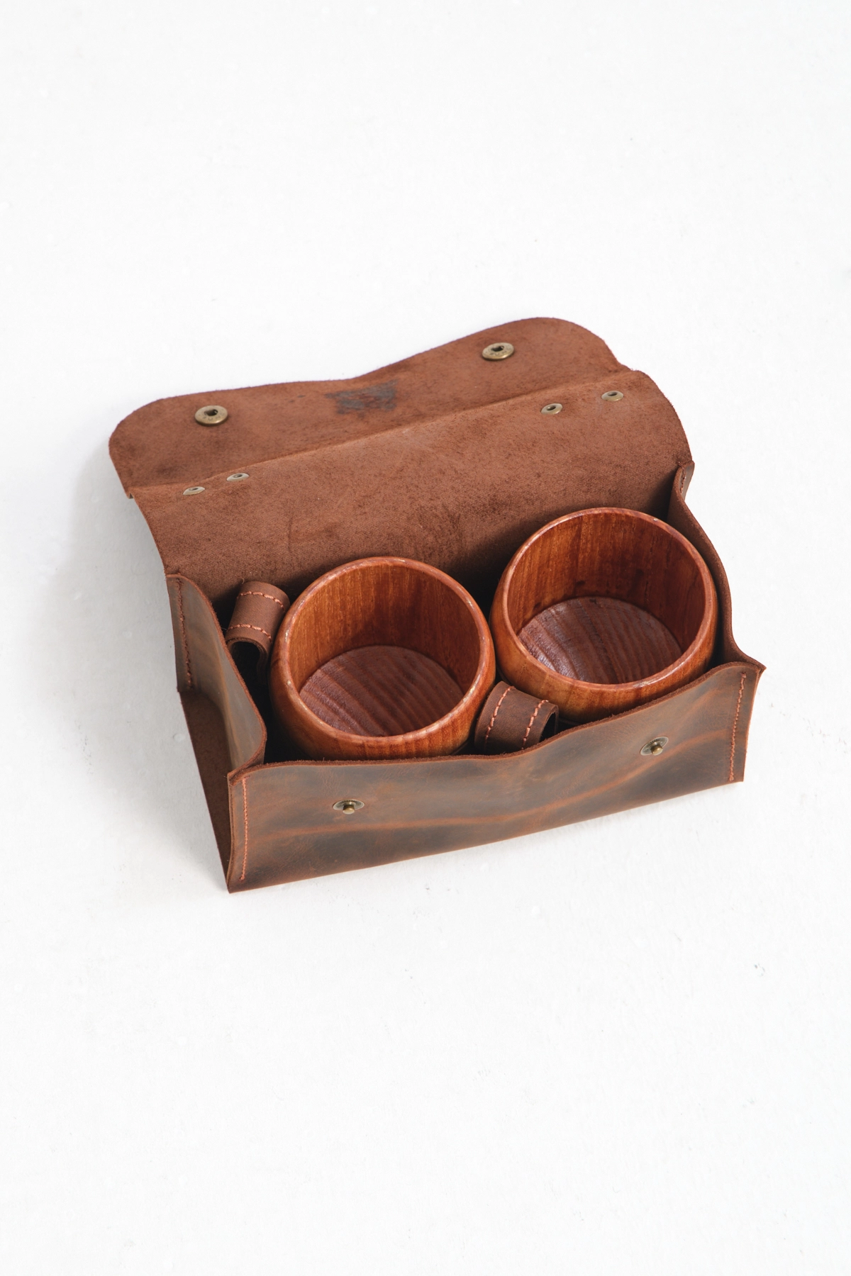 Black Bears Ceviz Ağacı Kuksa Ve Deri Çanta